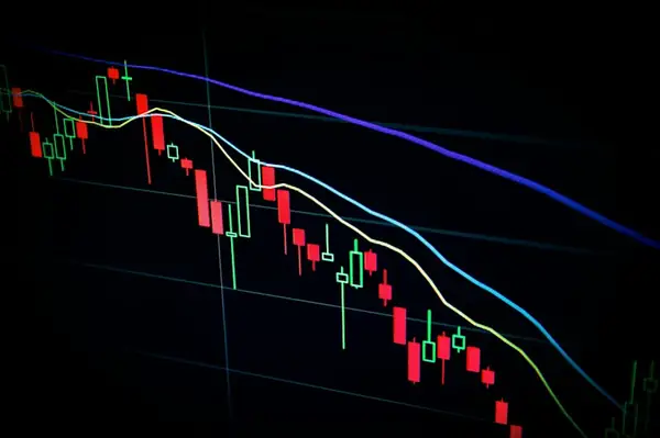 Warsh Pushes Fed Regime Change, but Inflation and Internal Resistance Slow the Break